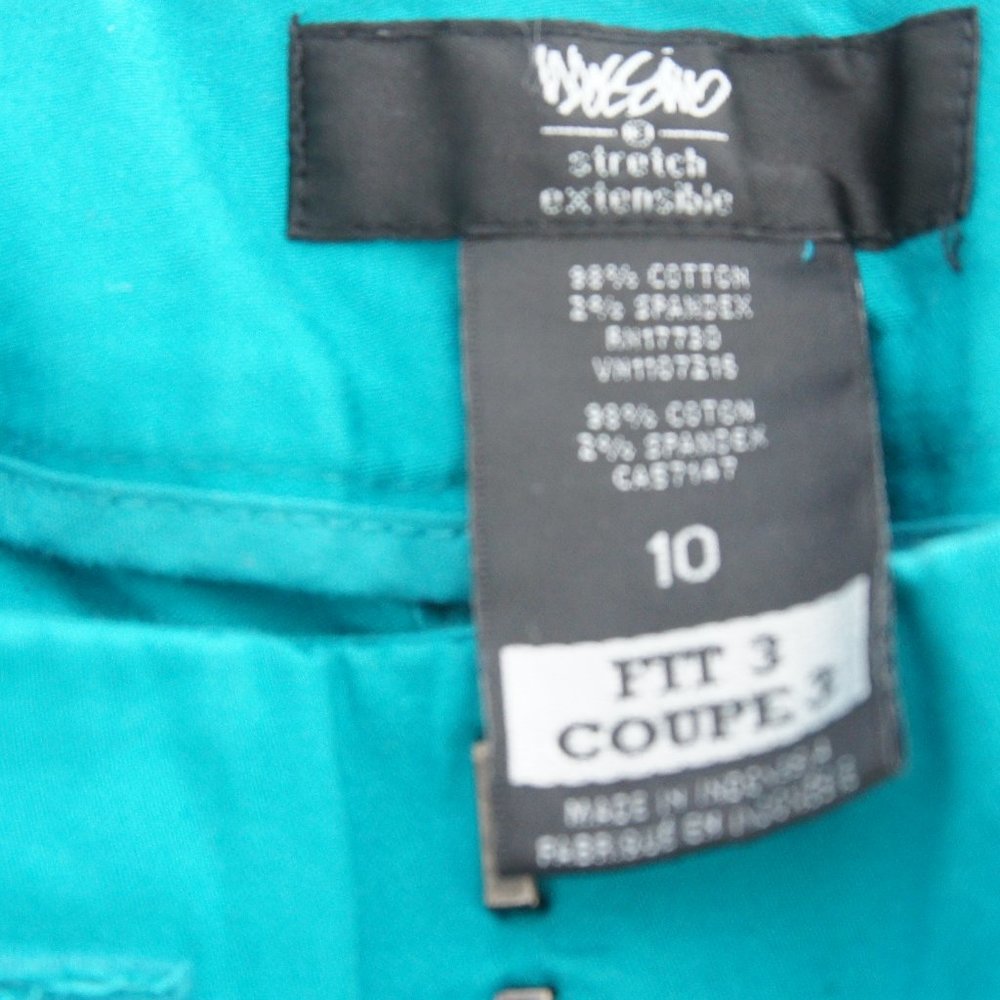 Shorts - Picture 3 of 3
